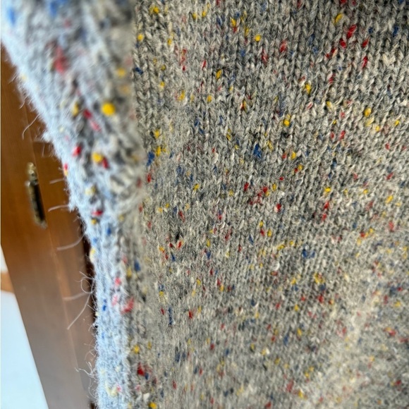 Catrina LTD wool blend sweater SM 18-19in pit L18 in 2 button close - Picture 5 of 8